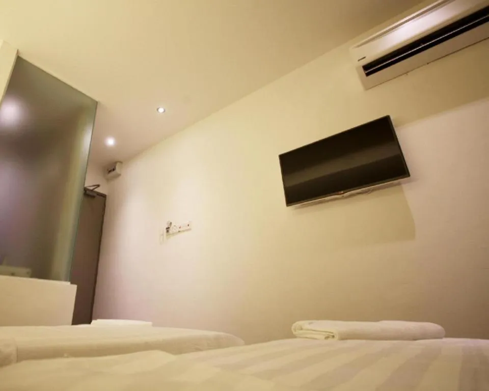 Bed in Place2Stay @ Chinatown