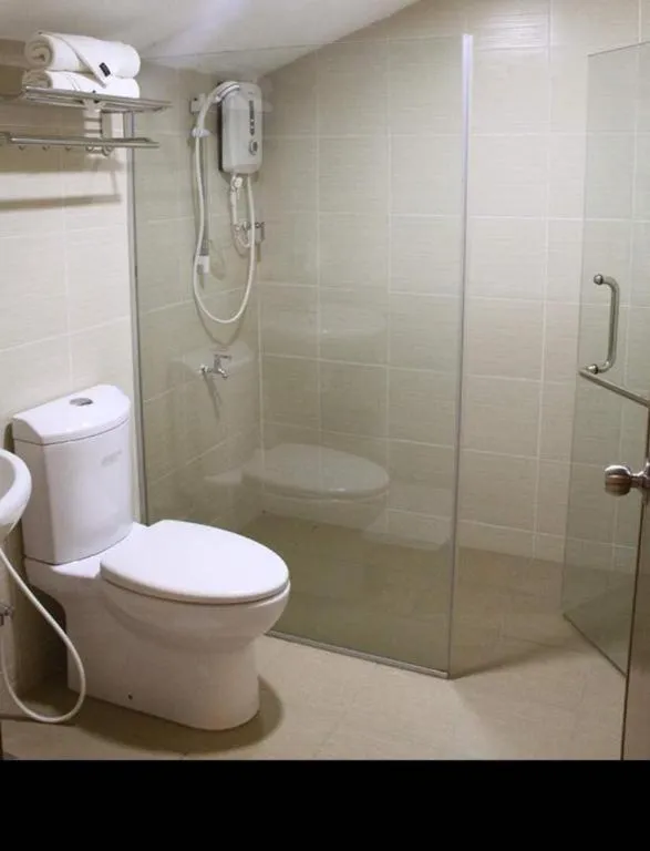 Peach Hill Hotel & Cafe