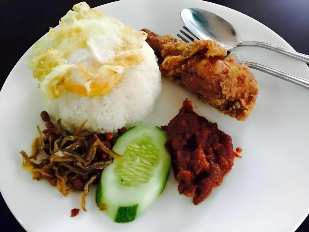 Peach Hill Hotel & Cafe