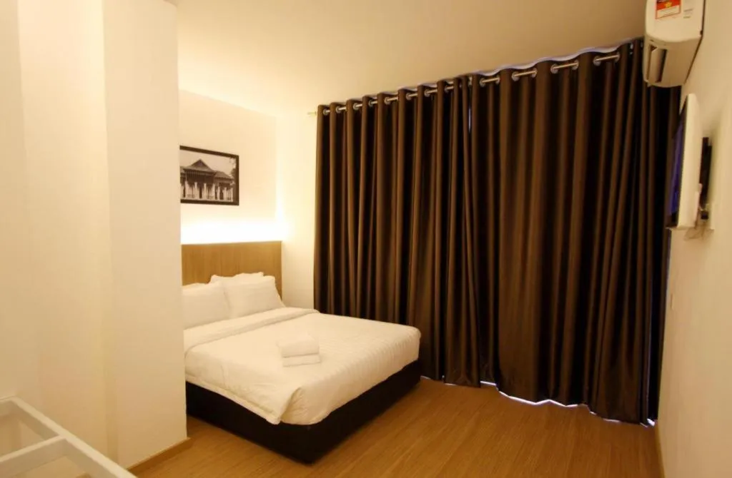 Bed in Place2Stay Business Hotel @ Waterfront