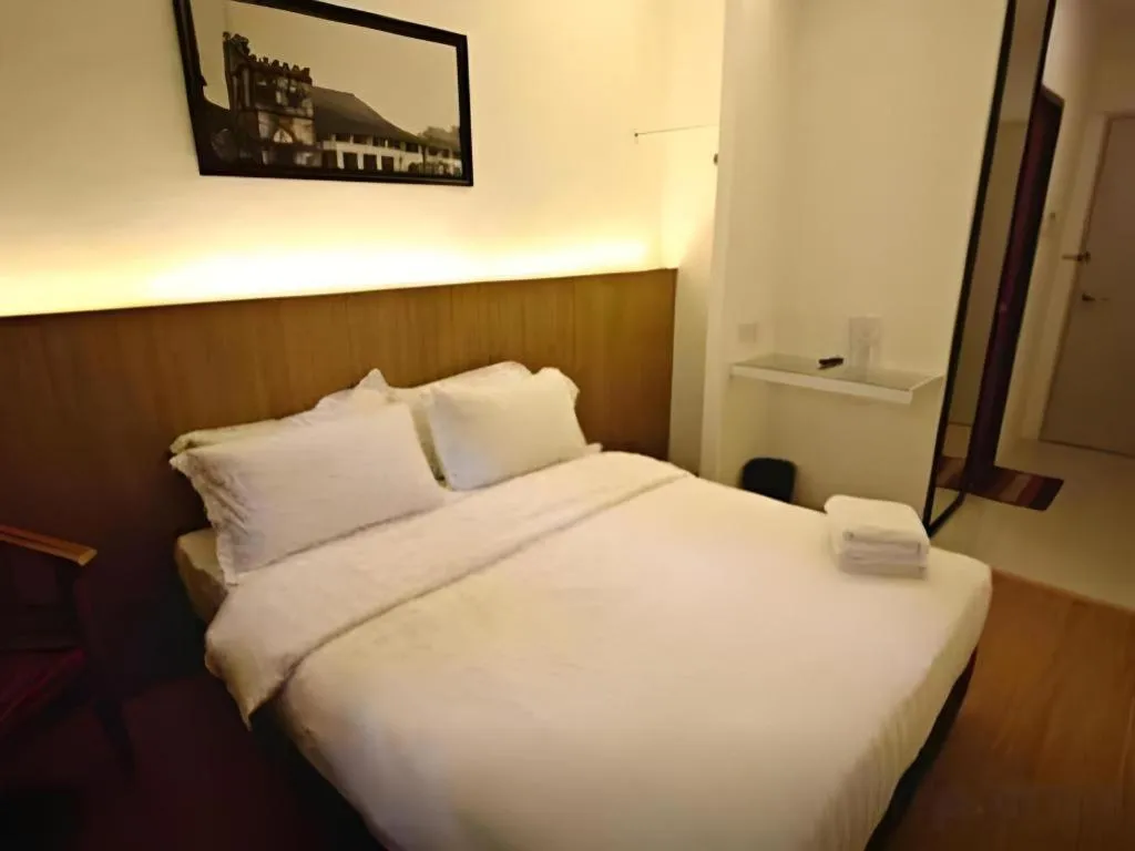 Bed in Place2Stay Business Hotel @ Waterfront