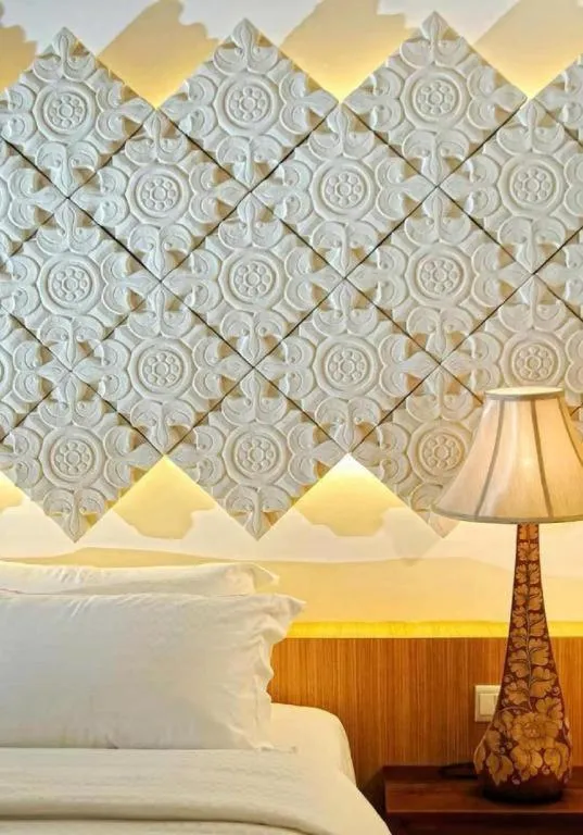 Bed in Courtyard at Heeren Boutique Hotel