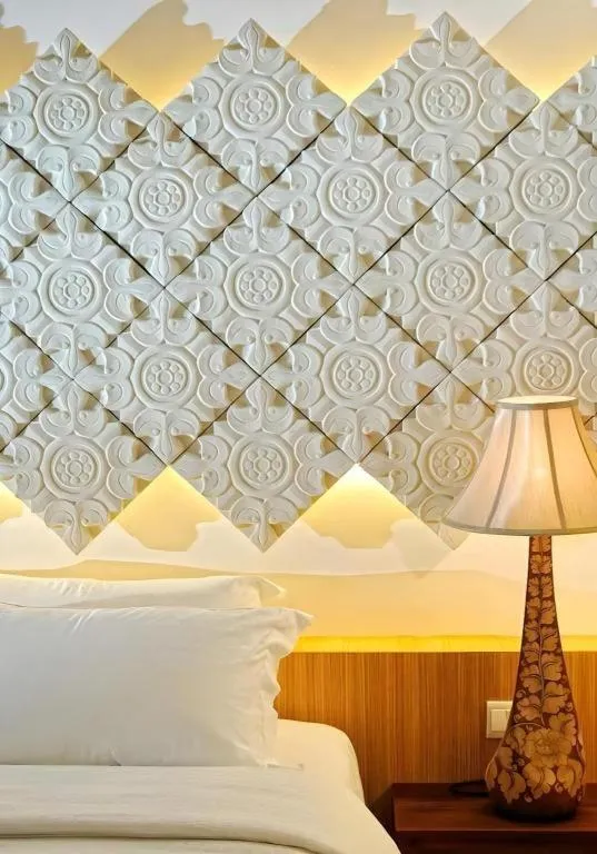 Bed in Courtyard at Heeren Boutique Hotel