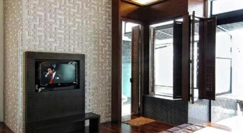 Courtyard at Heeren Boutique Hotel