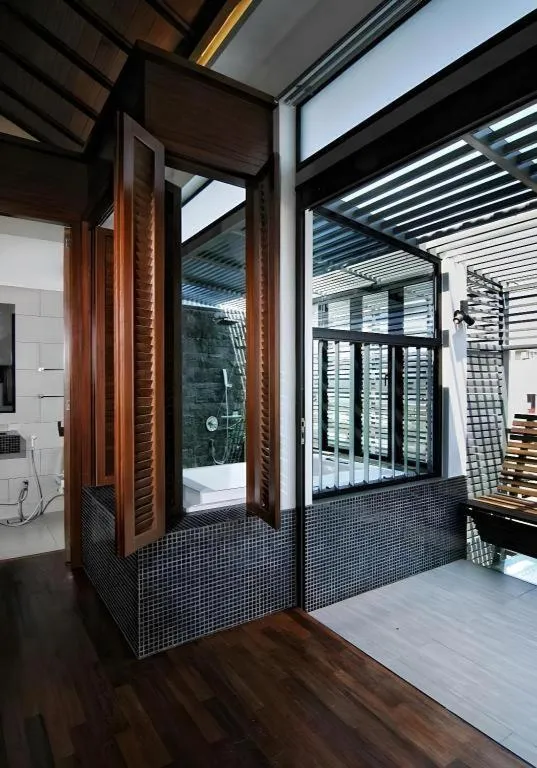 Courtyard at Heeren Boutique Hotel