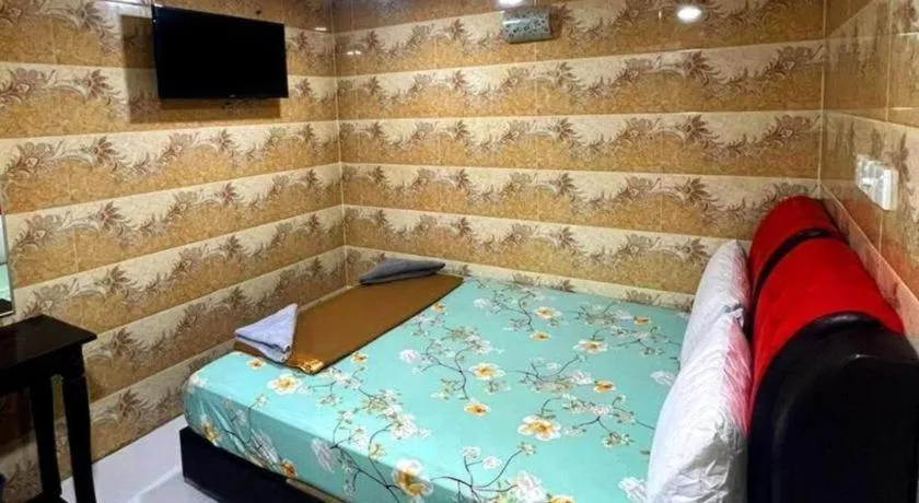 Bed in ARK HOTEL BATU CAVES