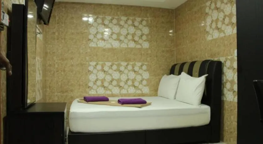 Bed in ARK HOTEL BATU CAVES