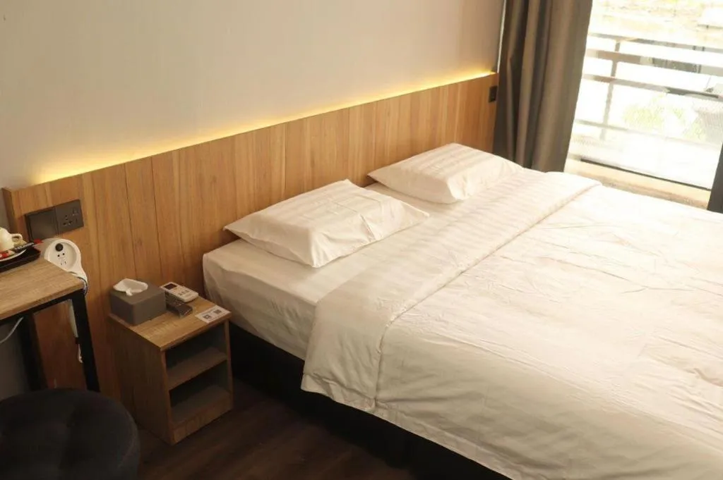 Bed in Semporna Seaview Hotel