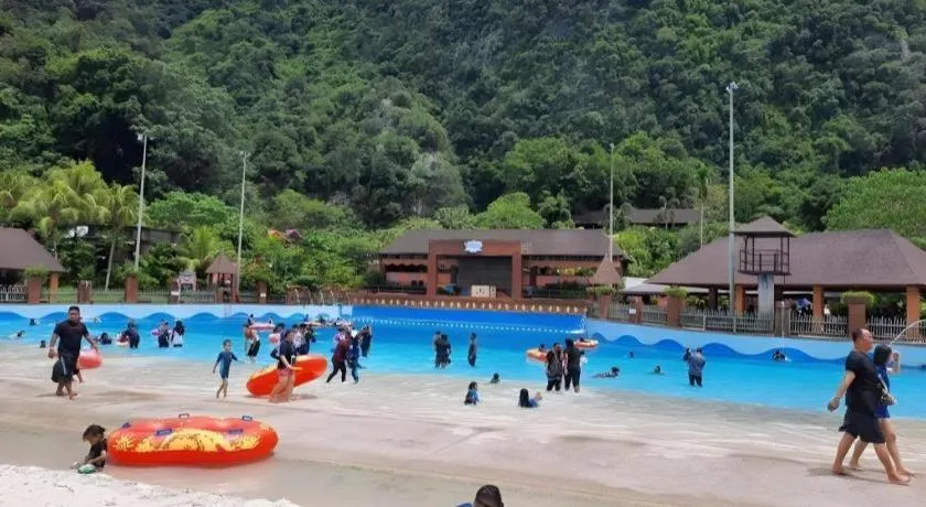 Ipoh Sunway Onsen Themepark Suite 6-11pax 2parkin
