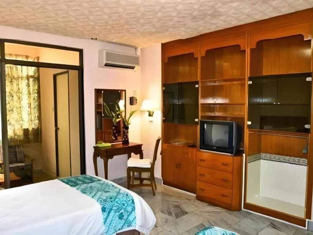 Bed in Seapark Condotel Hotel