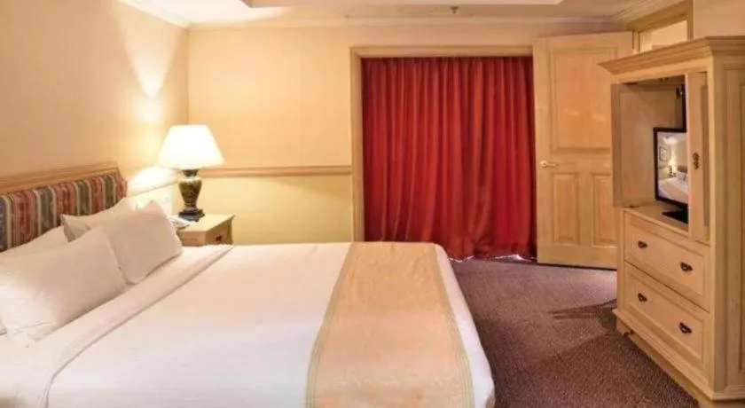 Bed in Hotel Royal Penang