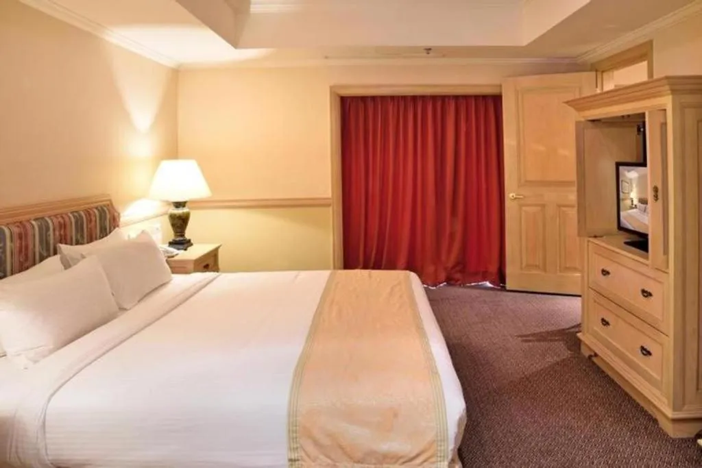 Bed in Hotel Royal Penang