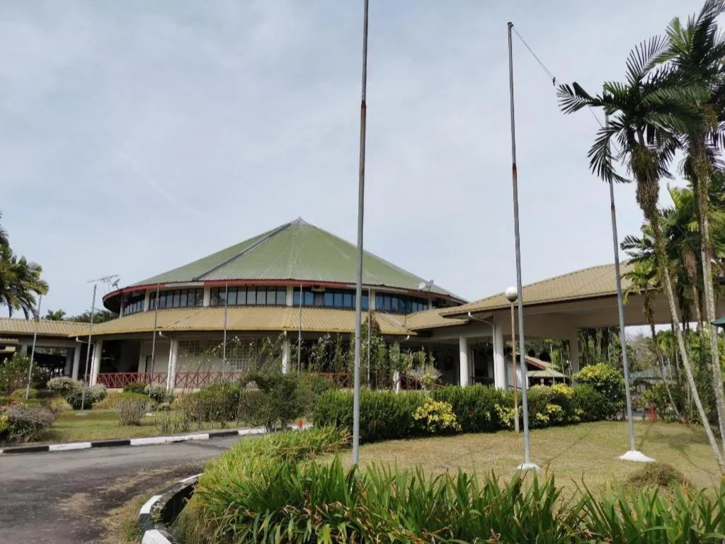 OYO 89972 Borneo Paradise Beach Hotel