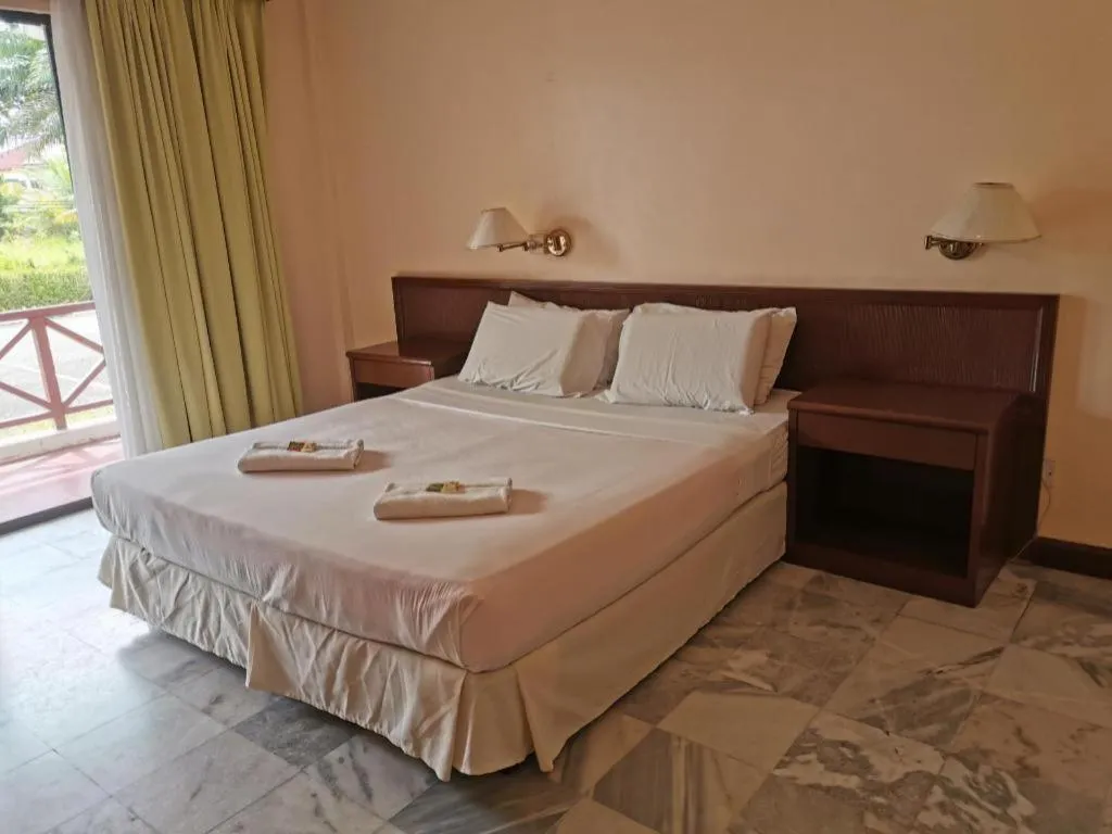 OYO 89972 Borneo Paradise Beach Hotel