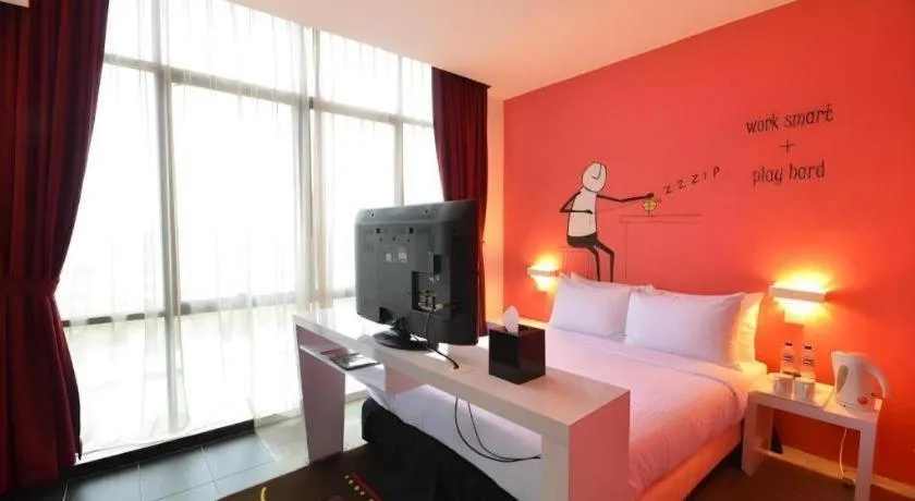 Zoom Inn Boutique Hotel by Ardens - Danga Bay