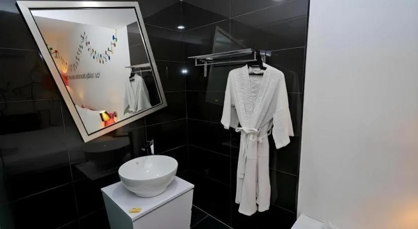 Zoom Inn Boutique Hotel by Ardens - Danga Bay