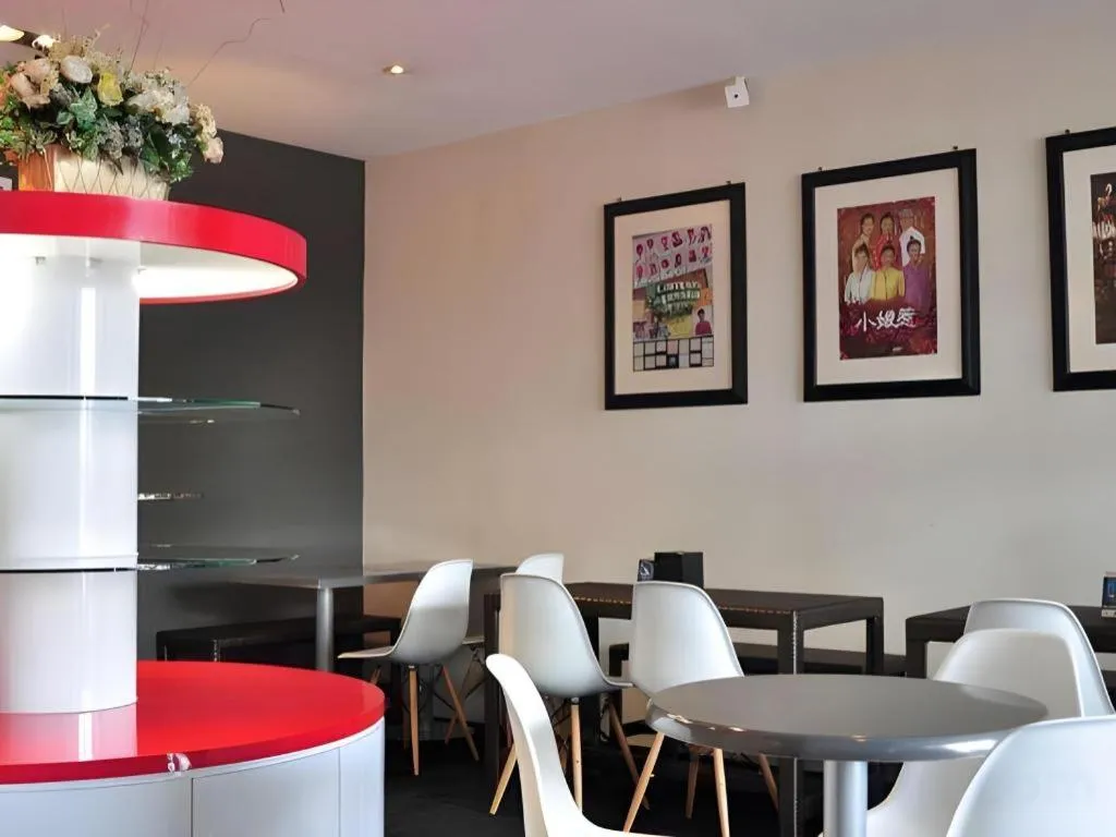 Zoom Inn Boutique Hotel by Ardens - Danga Bay