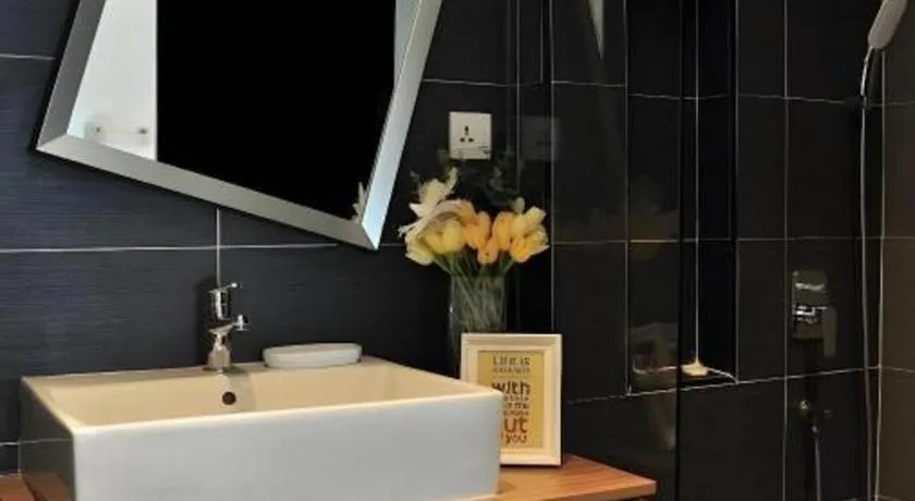 Zoom Inn Boutique Hotel by Ardens - Danga Bay