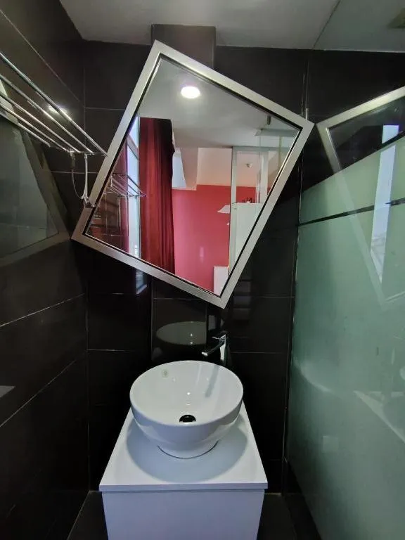 Zoom Inn Boutique Hotel by Ardens - Danga Bay