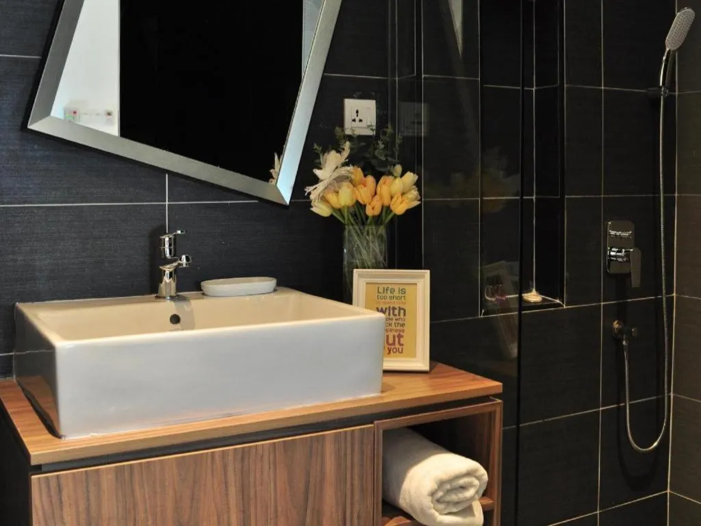 Zoom Inn Boutique Hotel by Ardens - Danga Bay