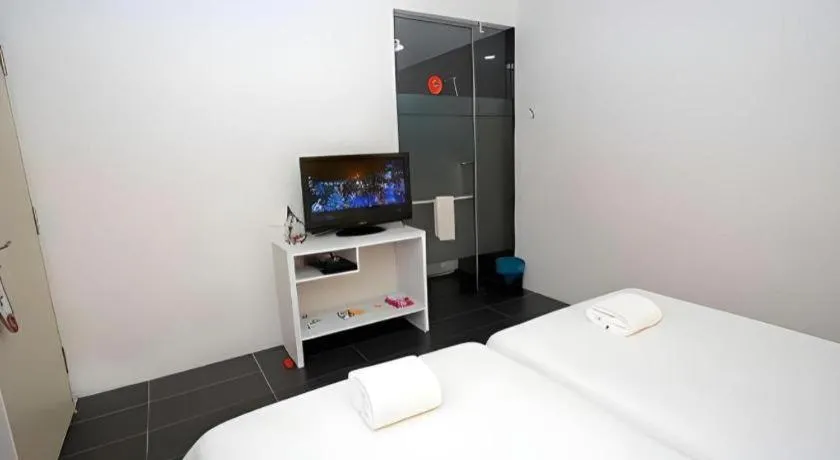 Zoom Inn Boutique Hotel by Ardens - Danga Bay