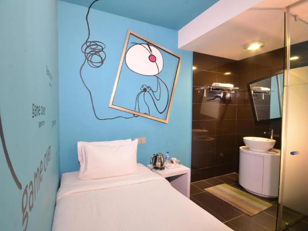 Bed in Zoom Inn Boutique Hotel by Ardens - Danga Bay