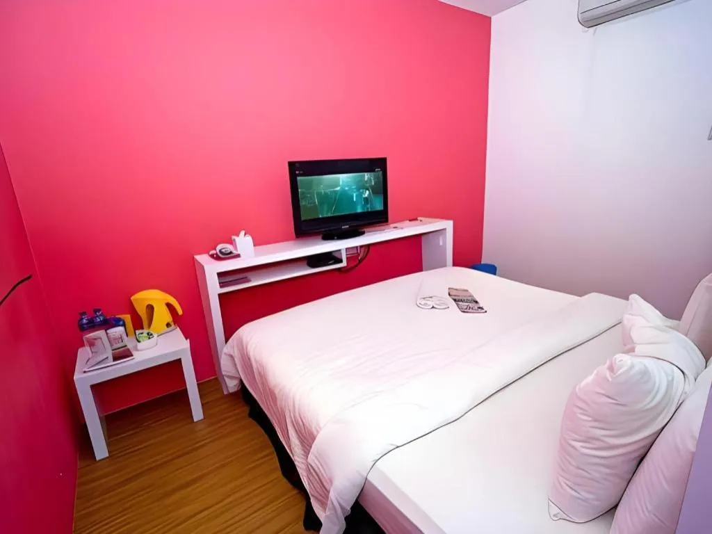 Zoom Inn Boutique Hotel by Ardens - Danga Bay