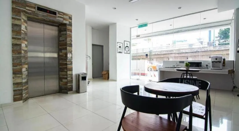 Hotel Zamburger Plaza Mahkota