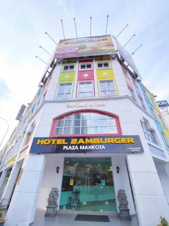 Hotel Zamburger Plaza Mahkota