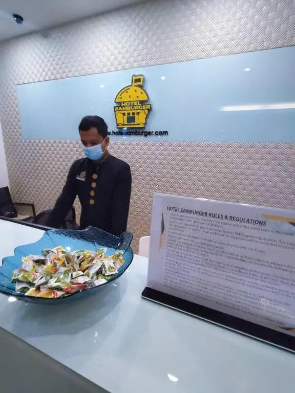 Hotel Zamburger Plaza Mahkota