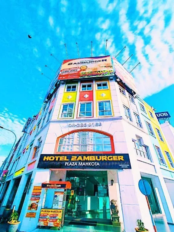 Hotel Zamburger Plaza Mahkota