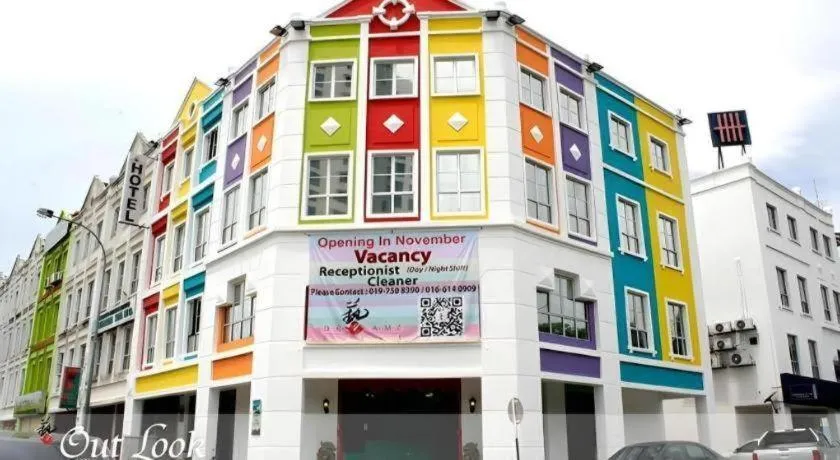 Hotel Zamburger Plaza Mahkota