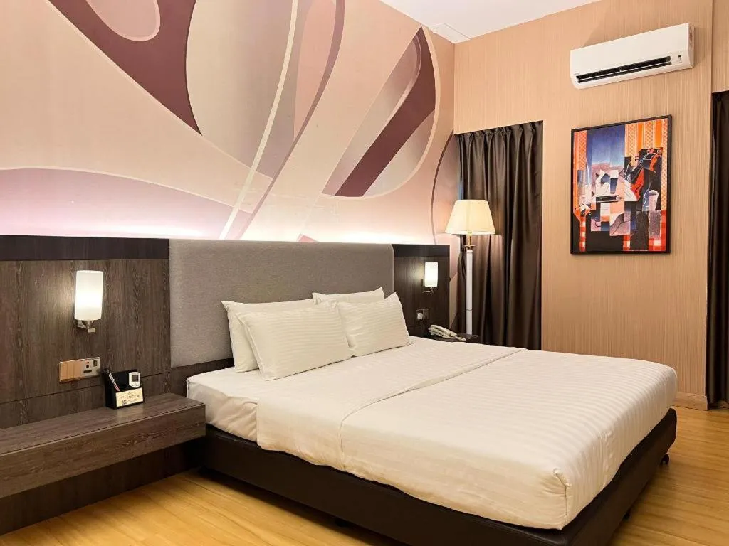 Bed in The Landmark Hotel