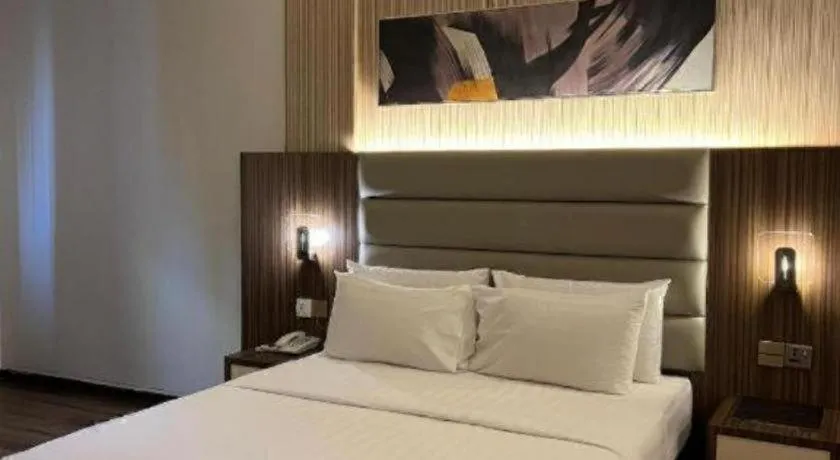 Bed in The Landmark Hotel