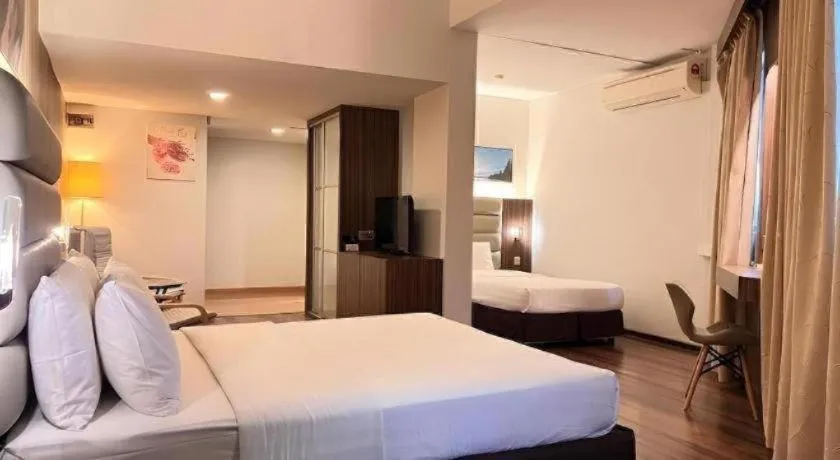 Bed in The Landmark Hotel