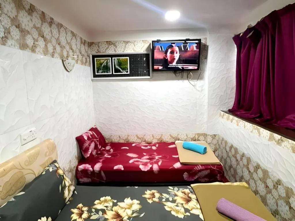 Bed in New Wave Hotel Melawati