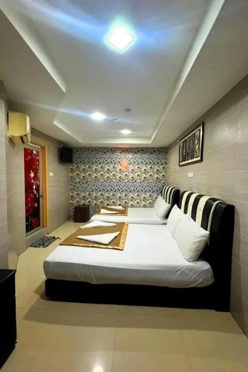 Bed in Batu Caves Business Hotel