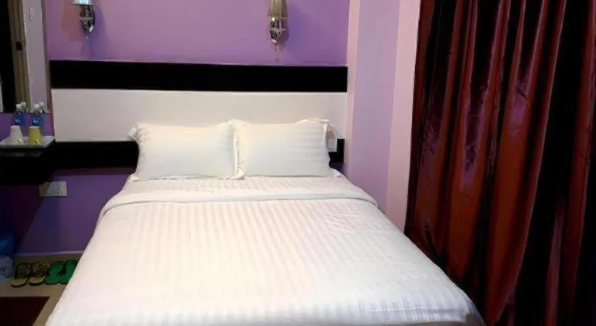 Bed in Hotel Star Moon