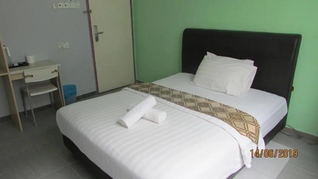 Bed in Hotel Zamburger Sungai Besi