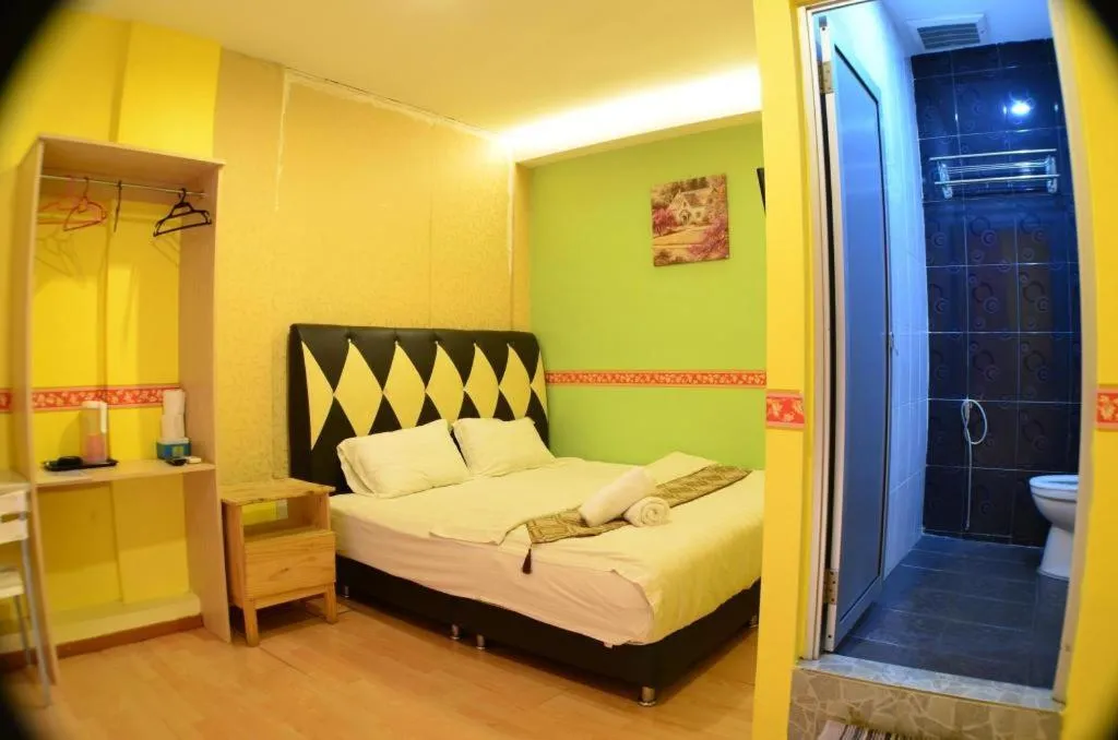 Bed in Hotel Zamburger Sungai Besi