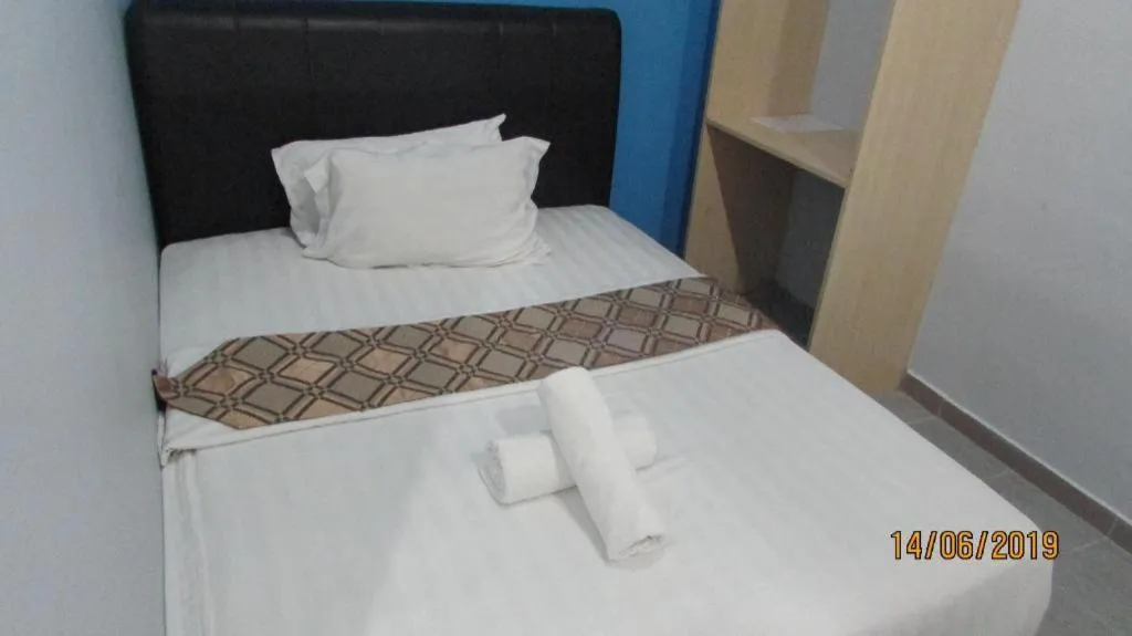 Bed in Hotel Zamburger Sungai Besi