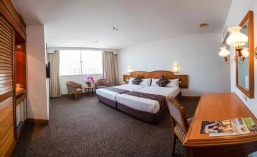 Bed in Hotel Continental Penang