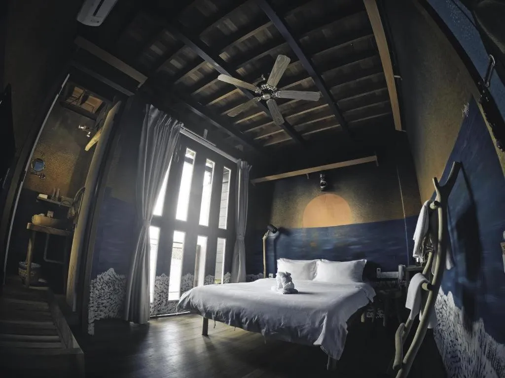 Bed in The Happy 8 Retreat @ Kuala Sepetang