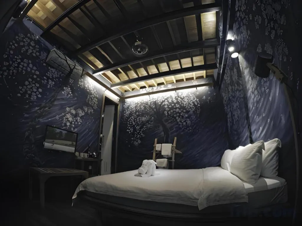 Bed in The Happy 8 Retreat @ Kuala Sepetang