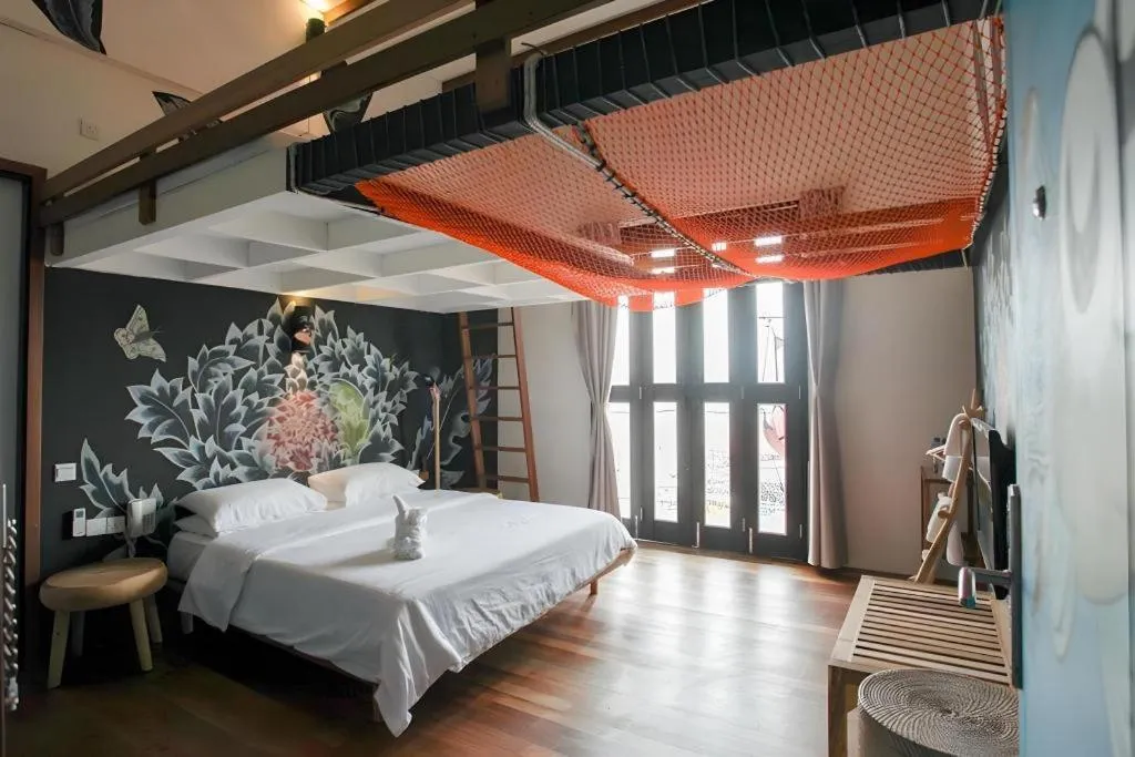 Bed in The Happy 8 Retreat @ Kuala Sepetang