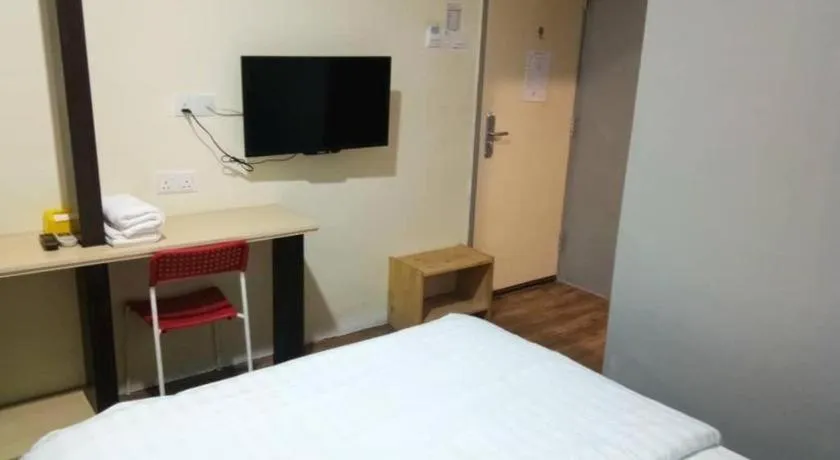 Bed in Hotel Zamburger Bentong