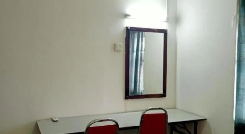 Hotel Centrepoint (Self Check In After 5PM)