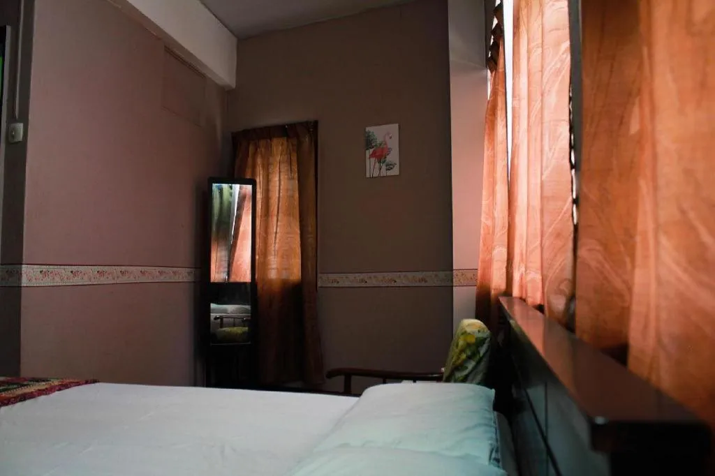 Bed in Sun Golden Inn