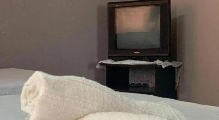 Bed in Sun Golden Inn