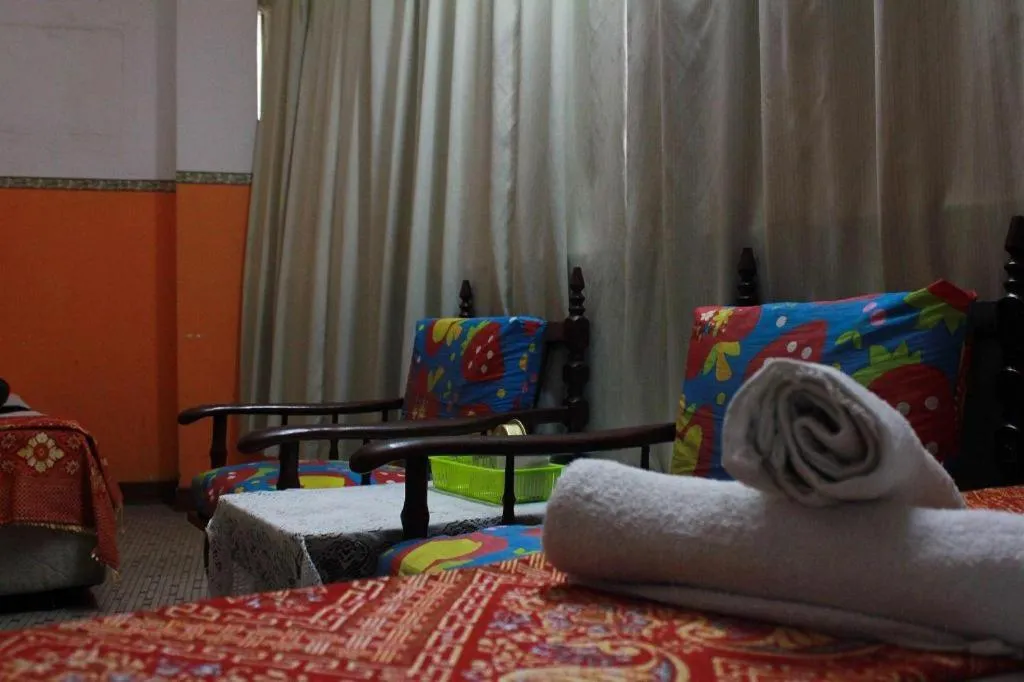 Bed in Sun Golden Inn